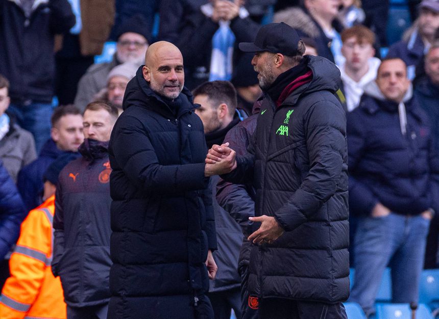 Um dos muitos reencontros entre Guardiola e Kloppp na Premier League