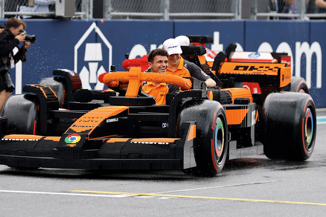 Pilotos andaram em carros feitos... de Lego (vídeos)