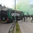 As imagens arrepiantes da chegada do autocarro do Sporting
