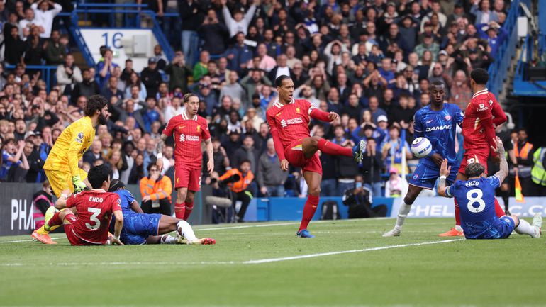 Premier League: Chelsea puniu um Liverpool de ressaca