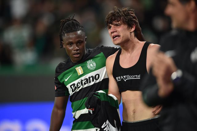 Eduardo Quaresma celebra golo com Quenda