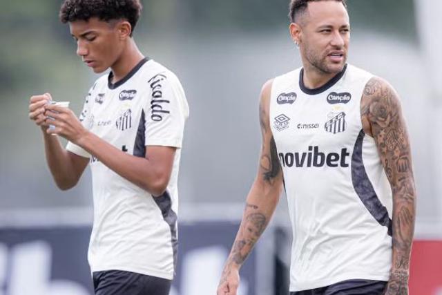 Robinho Jr. e Neymar - foto: Santos