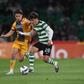 Maxi Araújo foge a um adversário no Sporting-V. Guimarães - Foto: Miguel Nunes