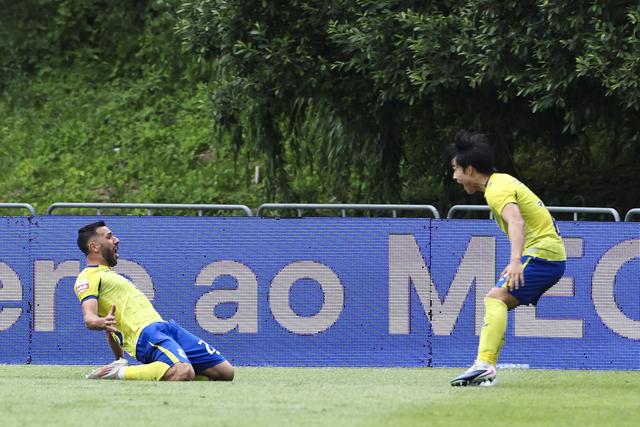Tiago Esgaio celebra de forma efusiva o golo apontado diante do Arouca - Foto: PAULO NOVAIS/LUSA