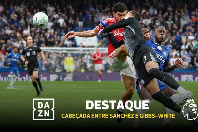 Choque arrepiante: Gibbs-White e Sánchez saem de campo a sangrar