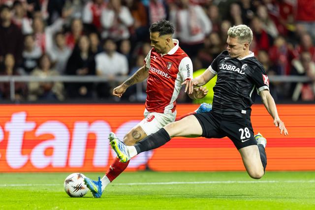 Sete jogos na segunda-feira: Liga de mãos atadas na penúltima jornada
