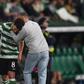 Rui Borges abraça Pote depois de o substituir frente ao V. Guimarães - Foto: Miguel Nunes