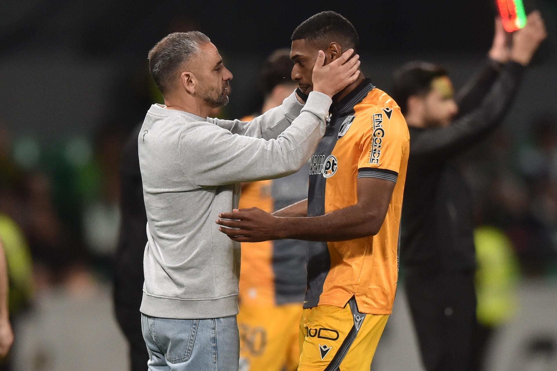 Rui Borges reencontrou Gustavo Silva, com quem trabalhou no V. Guimarães - Foto: Miguel Nunes