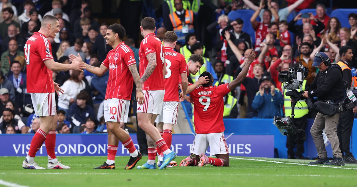 Vítor Pereira vence Chelsea por 3-1 com Forest em Stamford Bridge
