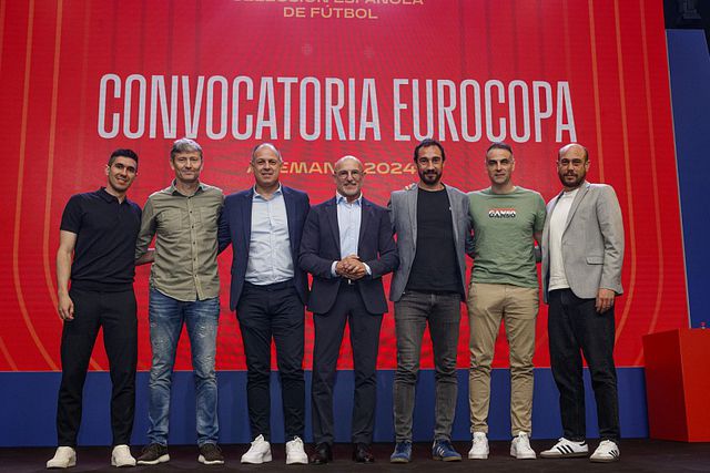 Oficial: Federação Espanhola renova contrato com Luis de la Fuente