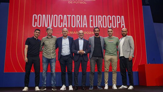 Oficial: Federação Espanhola renova contrato com Luis de la Fuente