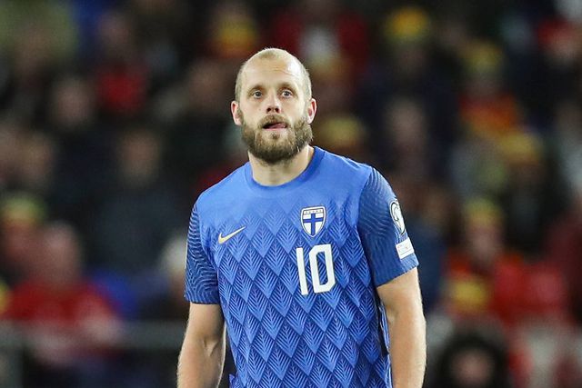 Vídeo: Pukki reduz para a Finlândia com bela finalização