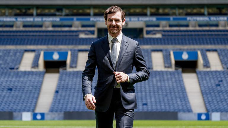 André Villas-Boas leva dois antigos jogadores dos dragões à inauguração da Casa FC Porto em Arouca