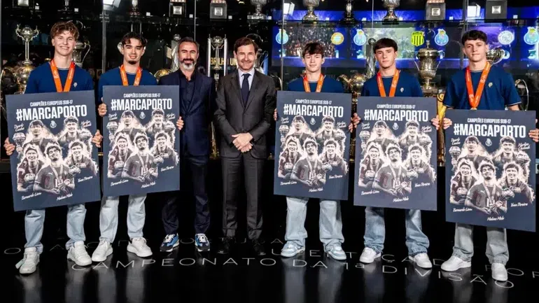Villas-Boas aos campeões europeus: «Dignos representantes do FC Porto e da nossa boa formação»