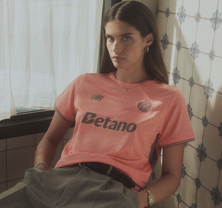 Sara Sampaio com o equipamento alternativo do FC Porto