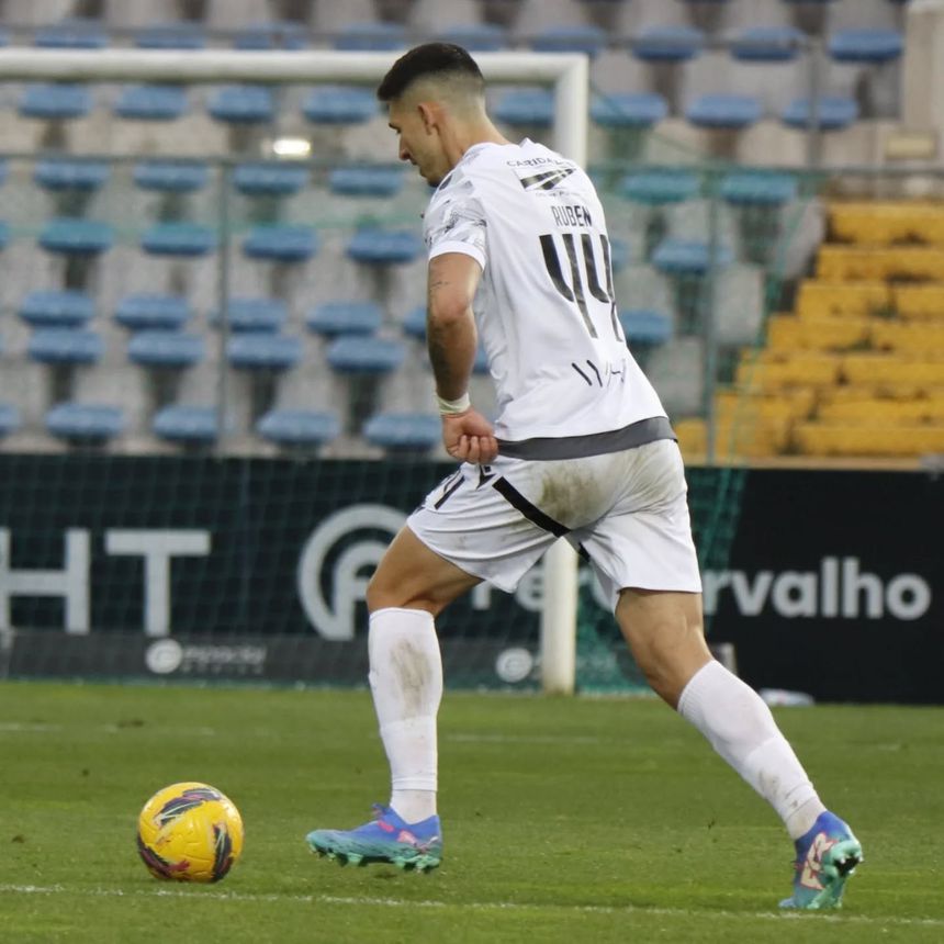 Rúben Pereira terminou contrato com os durienses e comprometeu-se com o emblema viseense (Foto: Penafiel)