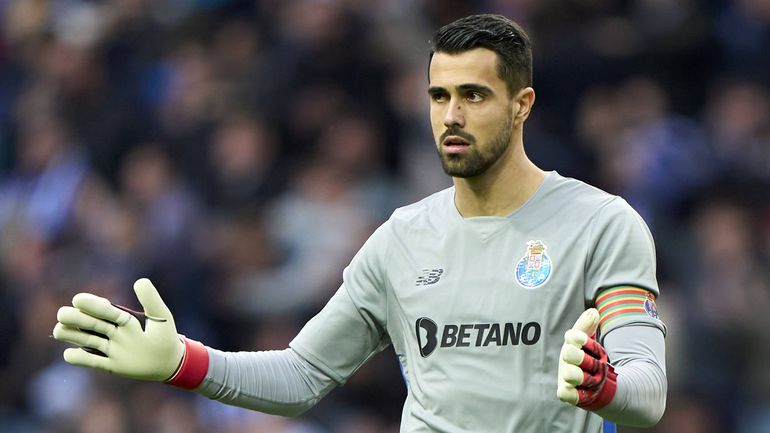 Diogo Costa no onze do ano da Liga
