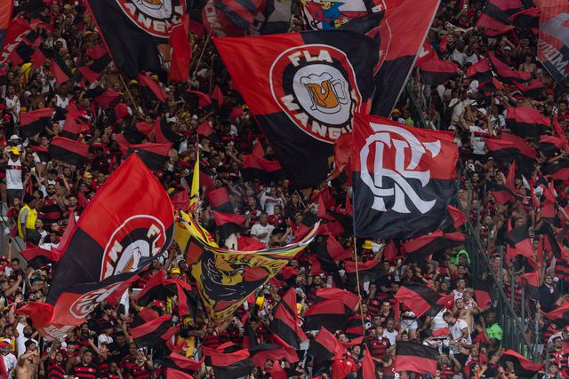 Adeptos do Flamengo adotaram o Urubu como mascote oficial (IMAGO)