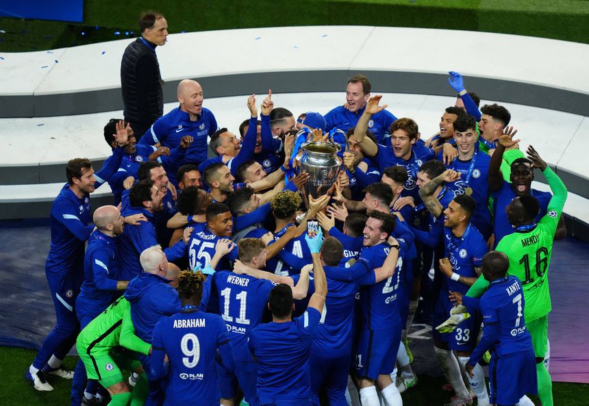 Jogadores do Chelsea a celebrarem a conquista da UEFA Champions League no Porto