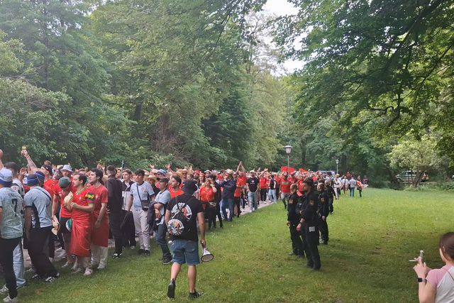 Portugueses fazem a festa antes do jogo com a Alemanha (vídeo)