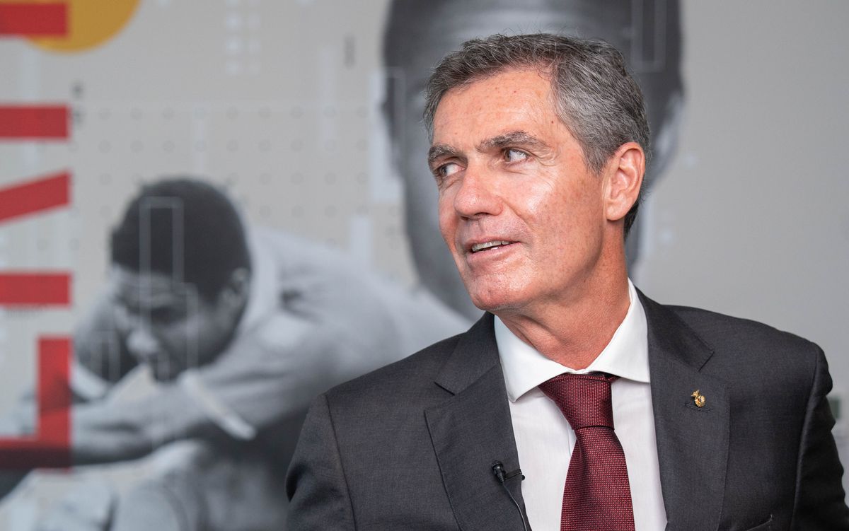 ENTREVISTA A BOLA Noronha Lopes: «Para ser presidente do Benfica não basta ser benfiquista»