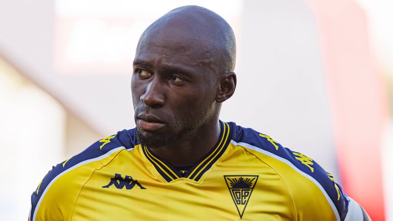 Estoril oficializa saída de Mangala