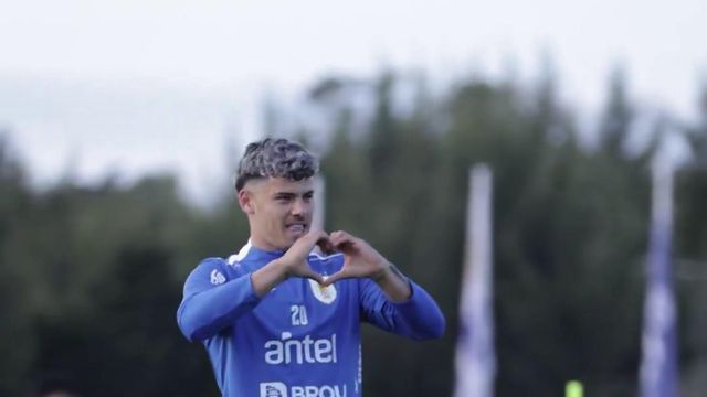 Coração de Maxi Araújo após golaço a Israel
