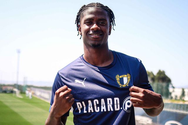 Diogo Cabral ainda não conseguiu afirmar-se na elite famalicense e pode ver abrir-se a porta da Liga 2 (Foto: Famalicão)