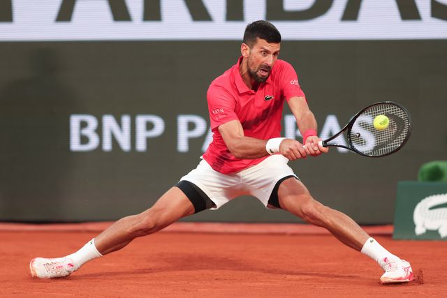 Novak Djokovic afastou Zverev rumo às meias-finais