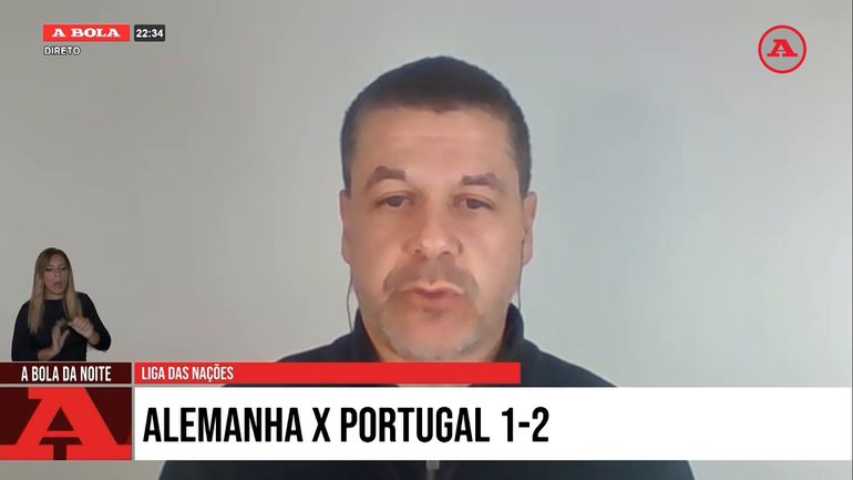 «É fácil parecer um génio da tática quando a escalação inicial é aberrante»