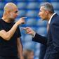 Khaldoon Al Mubarak ao lado de Pep Guardiola no Manchester City