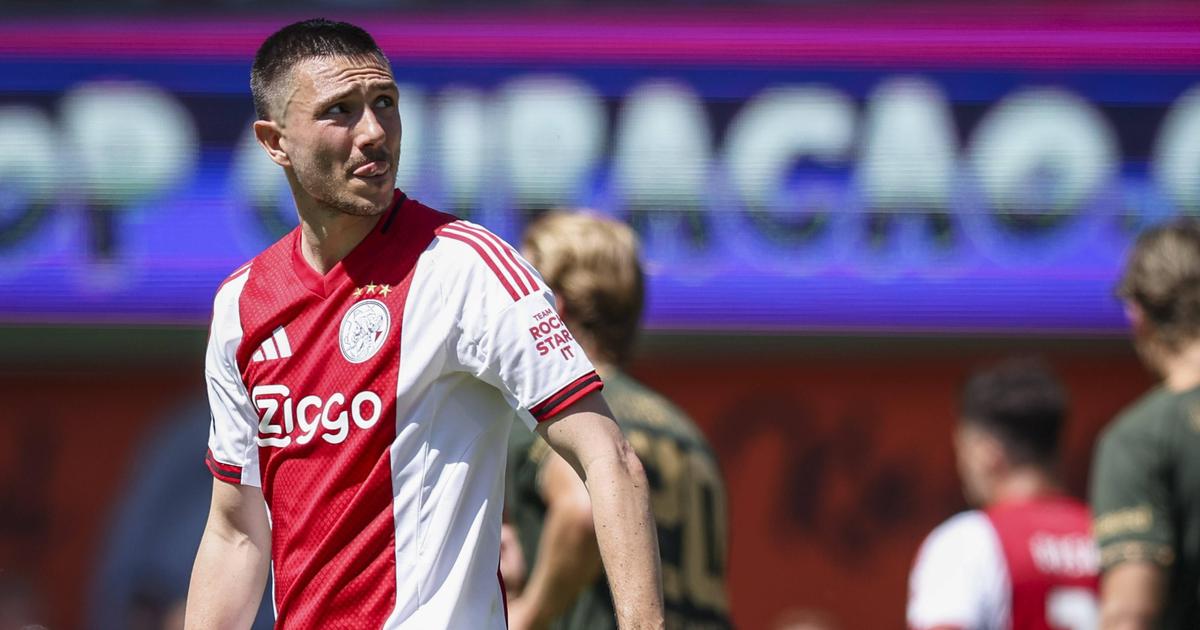 Ajax coloca quase todo o plantel à venda