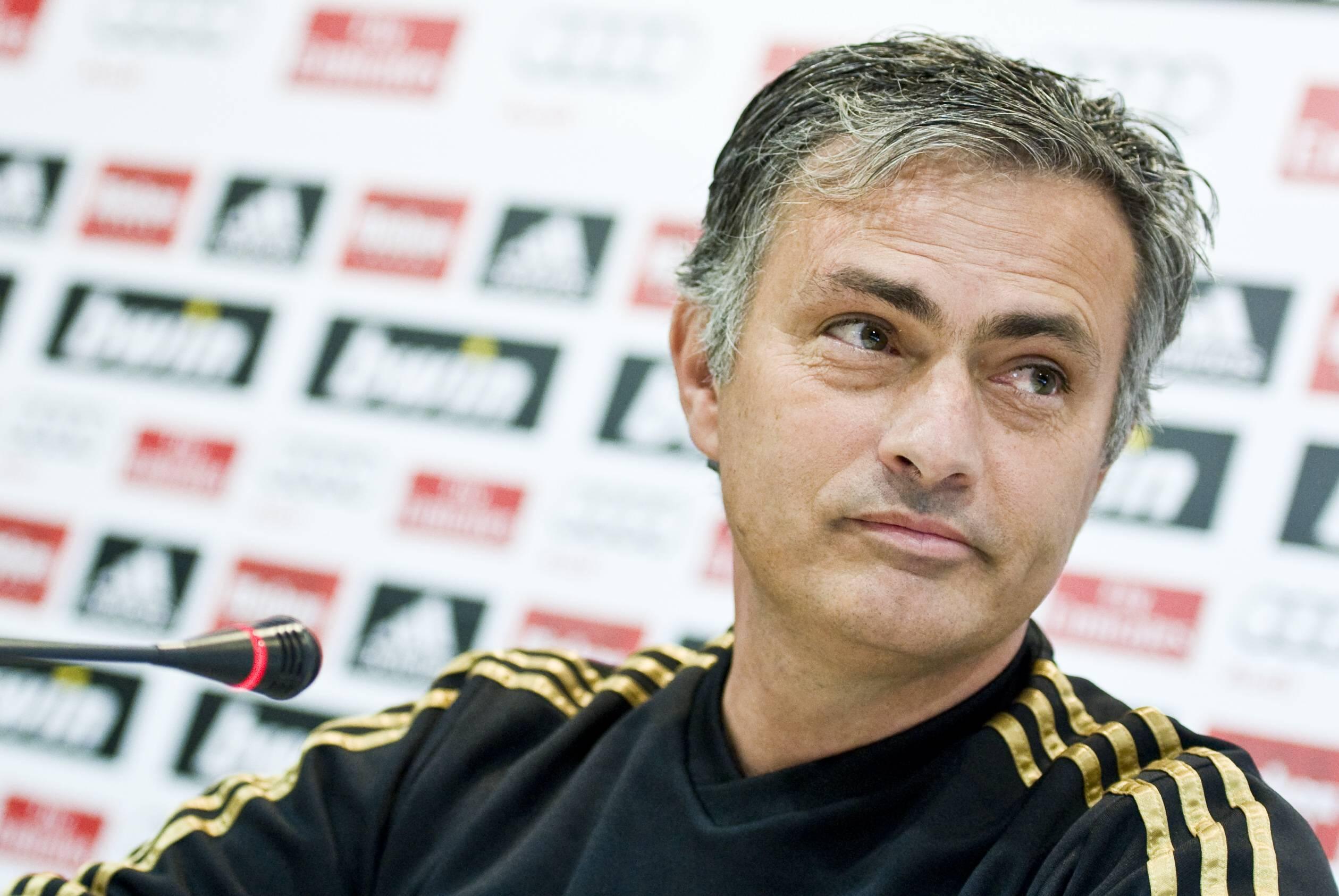 Mourinho acusou a Federação e a UEFA de beneficiarem o Barcelona com melhores calendários. «Eles querem acabar a liga na próxima semana», disse em conferência - Foto: Imago