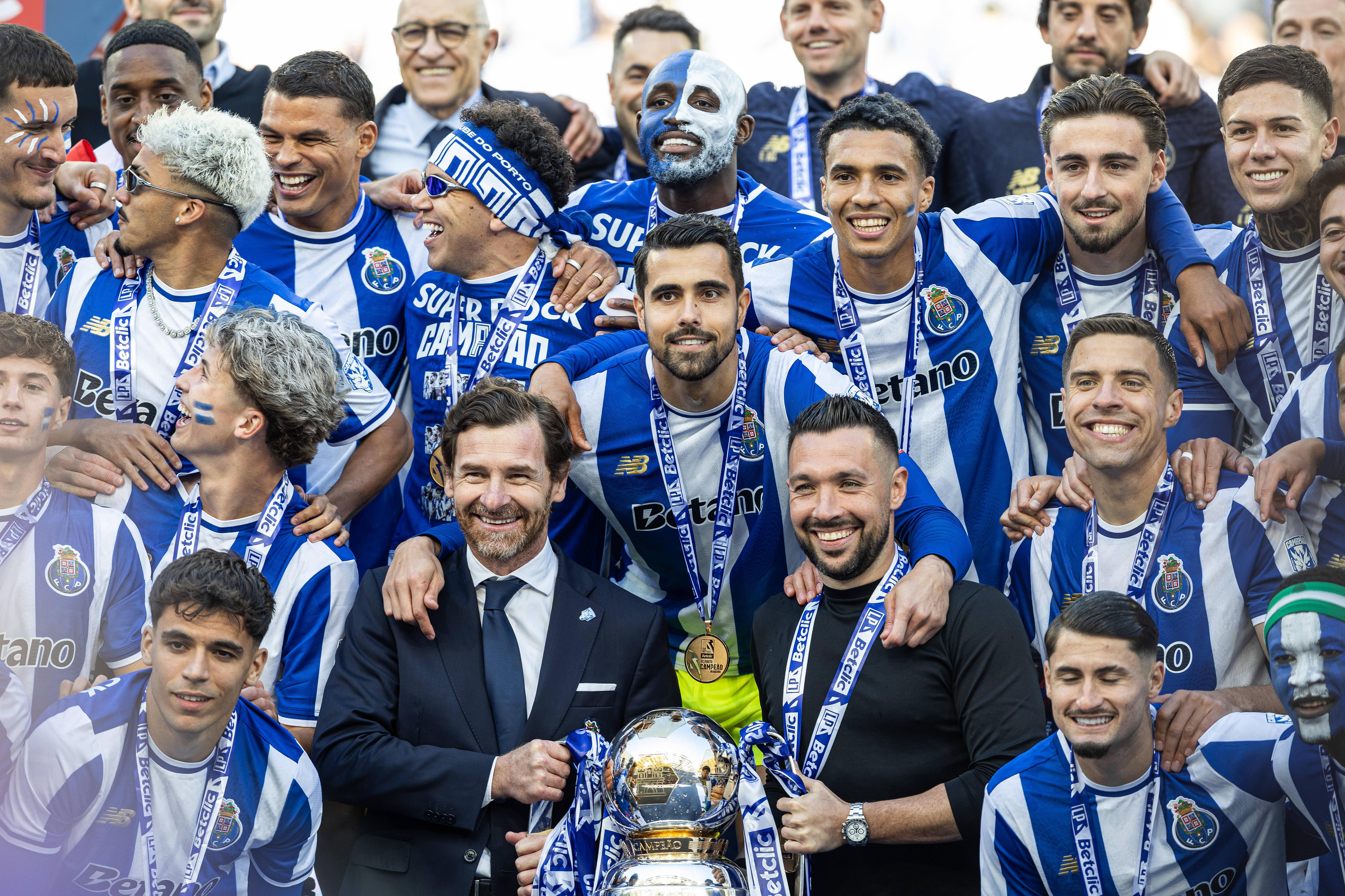 Villas-Boas e Francesco Farioli em absoluta sintonia no mercado - Foto: IMAGO