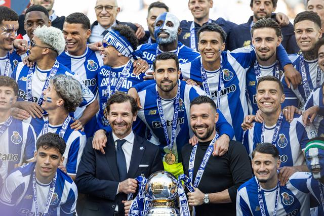 Villas-Boas e Francesco Farioli em absoluta sintonia no mercado - Foto: IMAGO