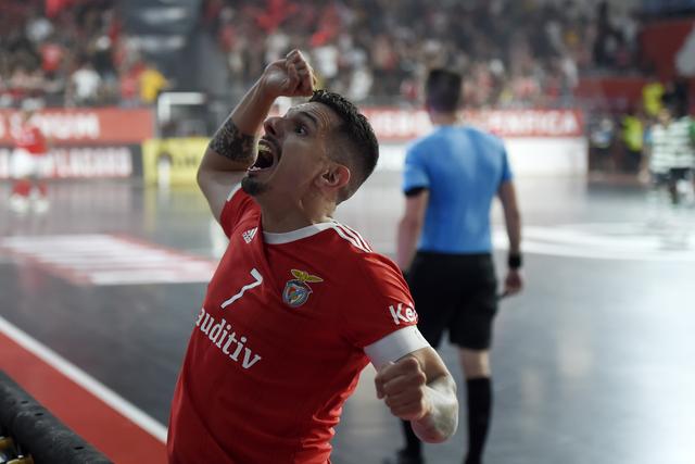 Internacional português troca futsal pelos distritais de futebol