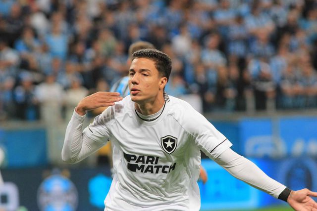 V. Guimarães: Carlos Alberto debaixo de olho