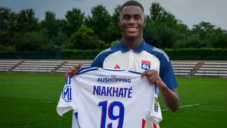 Oficial: Lyon anuncia a contratação mais cara da história do clube