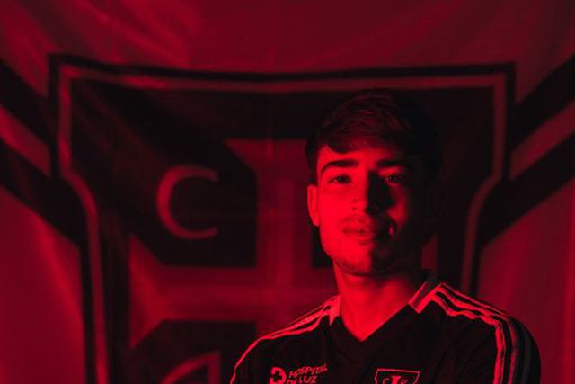 Oficial: Casa Pia contrata médio ofensivo espanhol