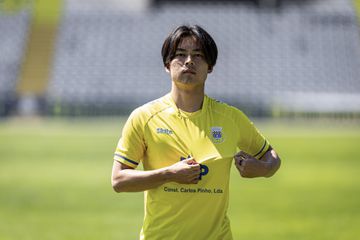 OFICIAL: médio japonês reforça o Arouca por empréstimo do Bayern