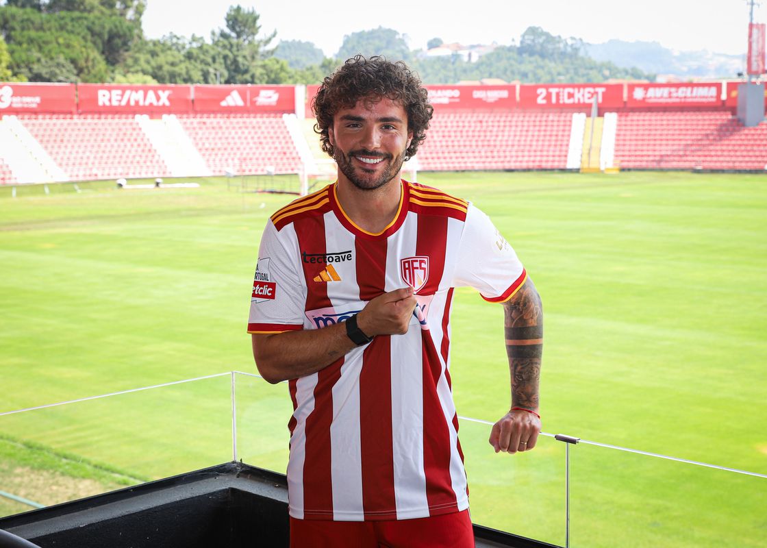 Rafael Barbosa oficializado no Aves SAD: «Estou na melhor fase da carreira»