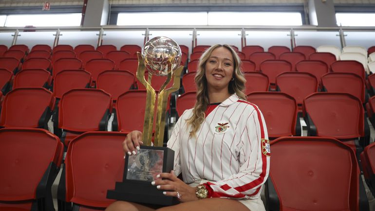 Cansu Çetin renova com o Benfica por mais uma época