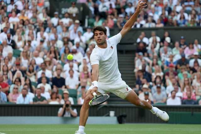 Carlos Alcaraz qualifica-se para 'oitavos' de Wimbledon