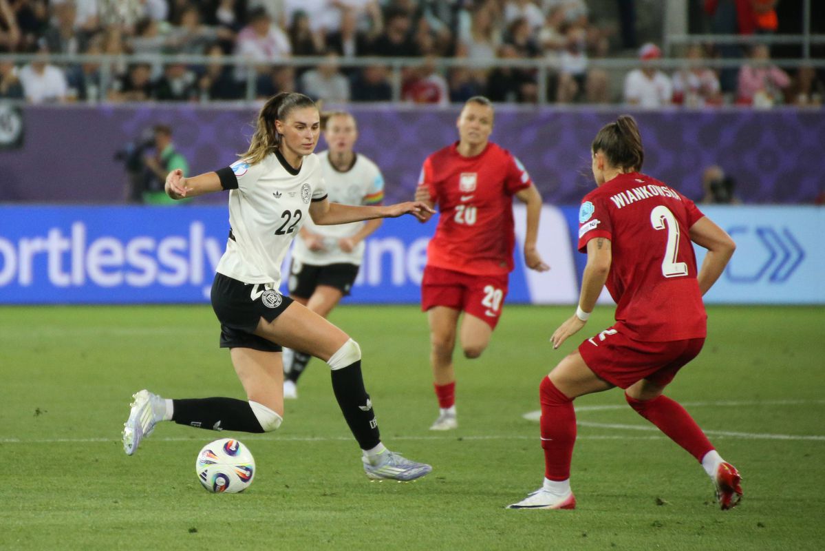 Vice-campeã Alemanha entra no Euro a ganhar