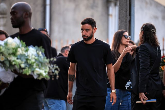 Decisão do Man. United após Bruno Fernandes e Diogo Dalot irem ao funeral de Diogo Jota