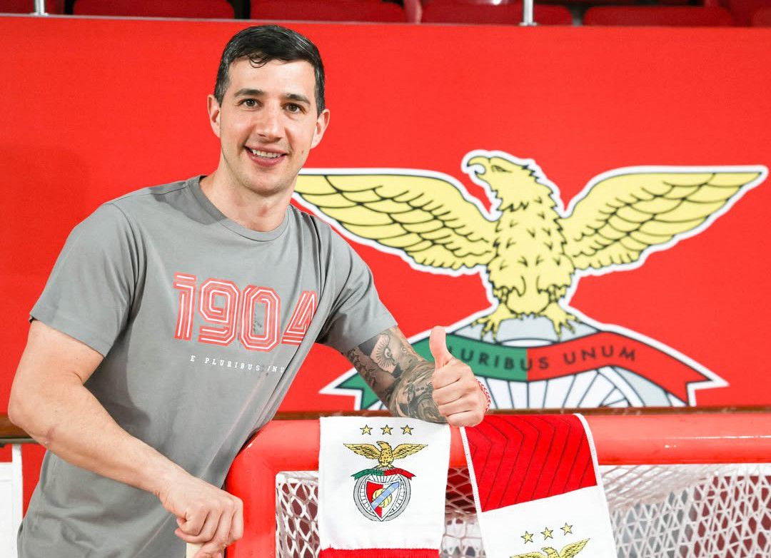 Benfica renova com bicampeão do Mundo