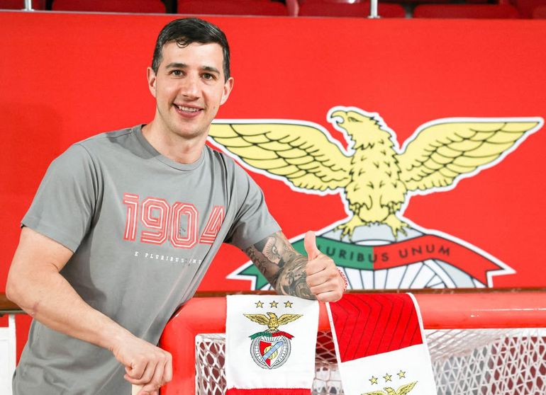 Benfica renova com bicampeão do Mundo