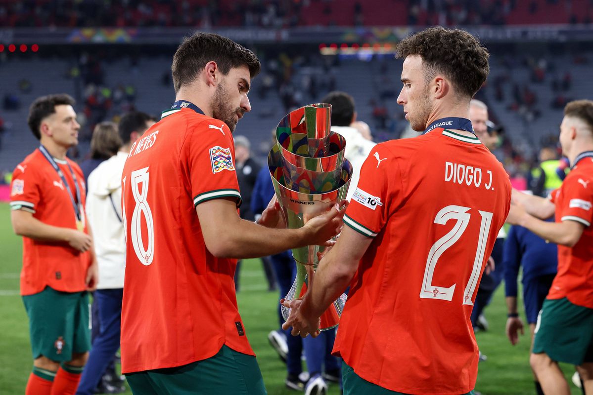 A mensagem arrepiante de Ruben Neves para Diogo Jota: «Entrarás em campo comigo»