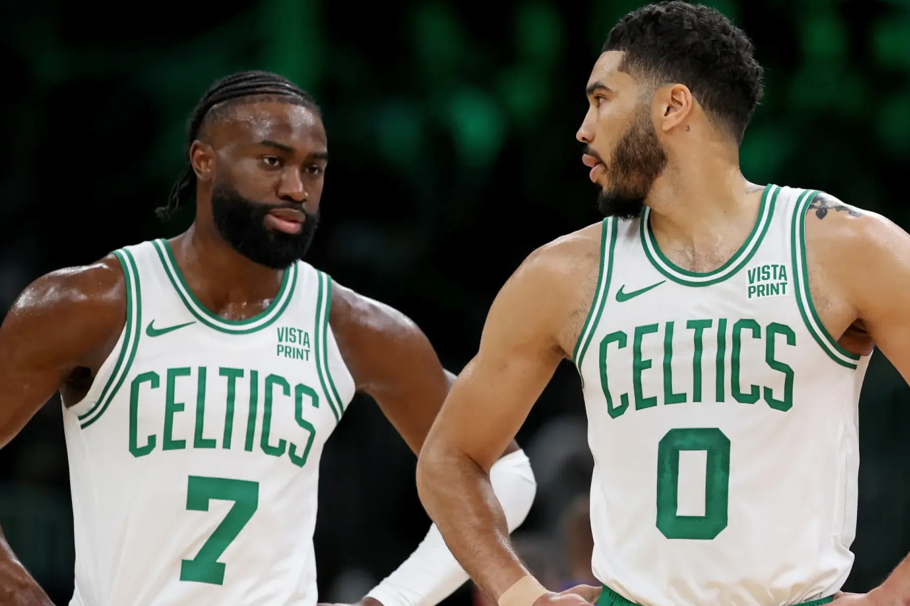 Jaylen Brown e Jason Tatum chegaram a duas finais e conquistaram m título