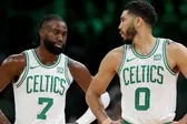 Jaylen Brown e Jason Tatum chegaram a duas finais e conquistaram m título